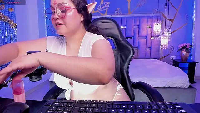 ShylySweet online show from October 15, 5:17 am