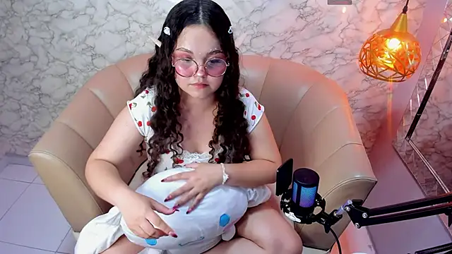 ShylySweet online show from October 29, 5:06 am