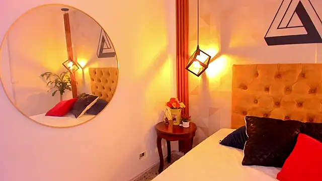 violet sweet19 online show from March 14, 12:00 pm