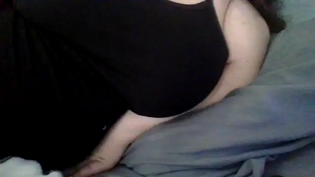 sarahcakes223 online show from May 31, 11:49 pm