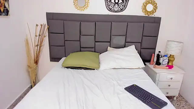 summer williams18 online show from January 5, 5:27 pm