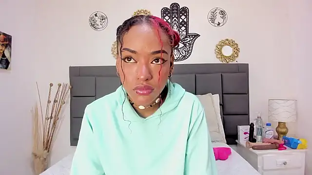 summer williams18 online show from January 15, 1:25 pm