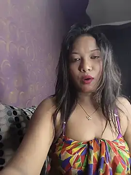Snapshot of hornyzinia123 chatting on June 19, 3:23 am hornyzinia123 online show from June 19, 3:23 am