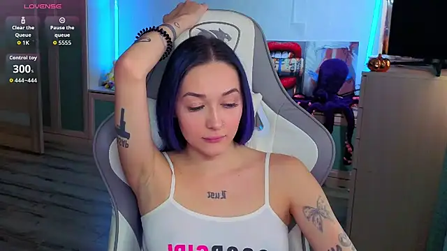 Snapshot of Im_suka chatting on November 20, 3:07 am Im suka online show from November 20, 3:07 am