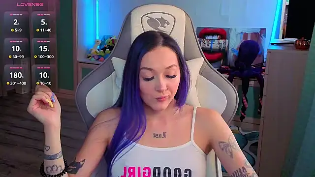 Snapshot of Im_suka chatting on December 1, 3:51 am Im suka online show from December 1, 3:51 am