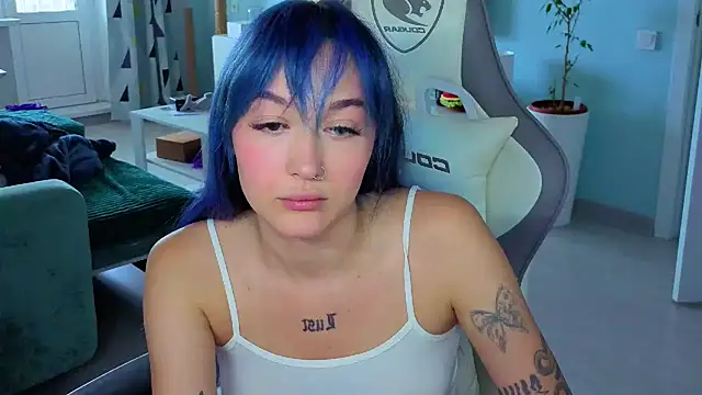 Snapshot of Im_suka chatting on July 1, 3:29 am Im suka online show from July 1, 3:29 am