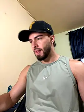 Snapshot of MaxDell chatting on September 20, 10:37 pm MaxDell online show from September 20, 10:37 pm