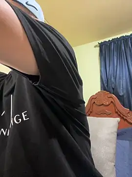 Snapshot of MaxDell chatting on September 19, 1:20 am MaxDell online show from September 19, 1:20 am