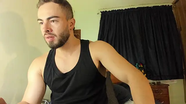 Snapshot of MaxDell chatting on November 13, 1:20 am MaxDell online show from November 13, 1:20 am