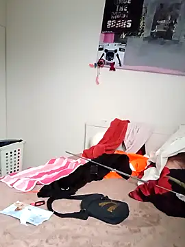 Snapshot of Wilsonn86 chatting on February 10, 8:57 am Wilsonn86 online show from February 10, 8:57 am