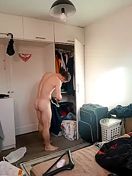 Snapshot of Wilsonn86 chatting on November 17, 8:40 am Wilsonn86 online show from November 17, 8:40 am