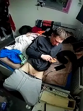 Snapshot of Wilsonn86 chatting on February 20, 7:43 am Wilsonn86 online show from February 20, 7:43 am