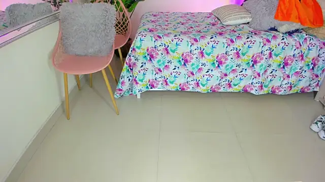 Snapshot of LusyKitty chatting on October 28, 4:28 pm LusyKitty online show from October 28, 4:28 pm