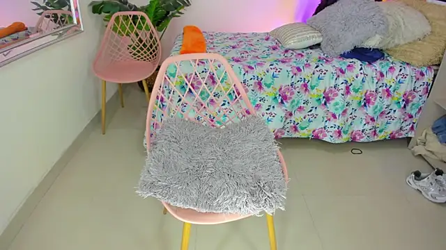 Snapshot of LusyKitty chatting on October 27, 3:57 pm LusyKitty online show from October 27, 3:57 pm