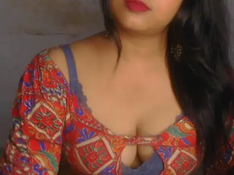 Snapshot of POOJA_199 chatting on July 17, 8:22 am POOJA 199 online show from July 17, 8:22 am