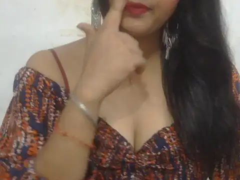 Snapshot of POOJA_199 chatting on July 3, 7:04 am POOJA 199 online show from July 3, 7:04 am