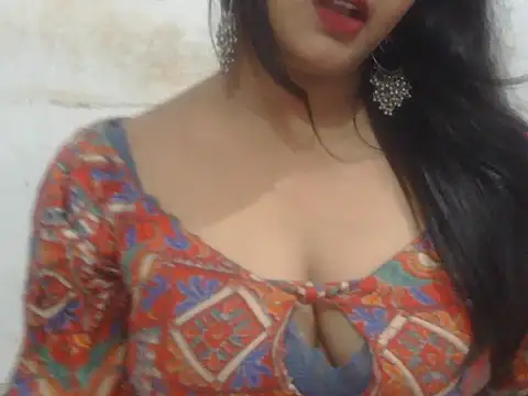 Snapshot of POOJA_199 chatting on June 16, 6:24 am POOJA 199 online show from June 16, 6:24 am