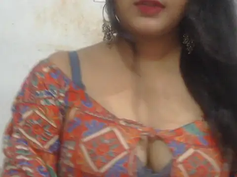 Snapshot of POOJA_199 chatting on July 4, 6:20 am POOJA 199 online show from July 4, 6:20 am