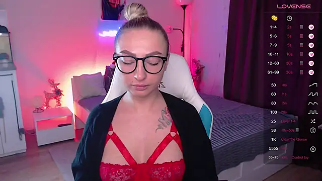 Bunny Butt  online show from December 22, 5:18 am