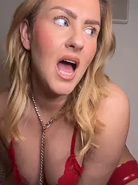 Snapshot of Charleigh_xx chatting on February 28, 11:37 pm Charleigh xx online show from February 28, 11:37 pm