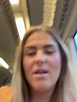 Snapshot of Charleigh_xx chatting on January 19, 3:05 pm Charleigh xx online show from January 19, 3:05 pm