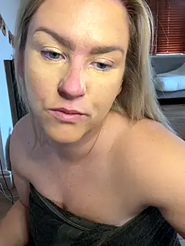 Charleigh xx online show from October 16, 9:50 am