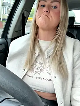 Charleigh xx online show from October 14, 3:01 pm