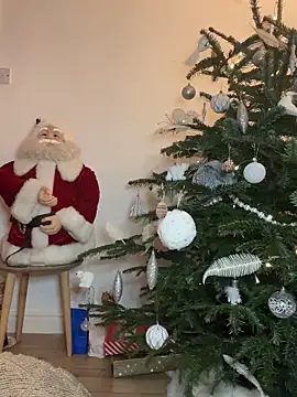 Snapshot of Charleigh_xx chatting on December 22, 10:32 pm Charleigh xx online show from December 22, 10:32 pm