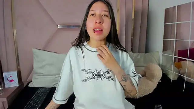 Snapshot of venusmorgan chatting on October 6, 4:30 pm venusmorgan online show from October 6, 4:30 pm