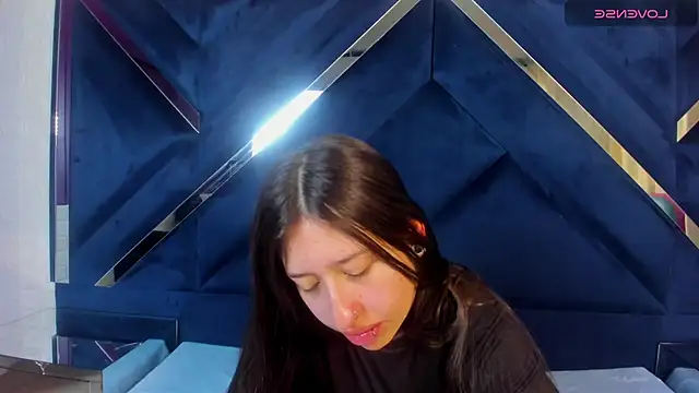 Snapshot of venusmorgan chatting on December 16, 4:33 pm venusmorgan online show from December 16, 4:33 pm