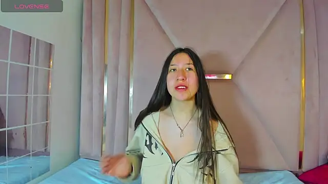 Snapshot of venusmorgan chatting on December 14, 3:50 pm venusmorgan online show from December 14, 3:50 pm