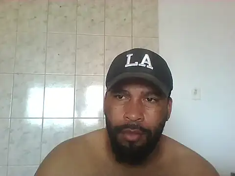 Snapshot of OliveiraSeven chatting on May 7, 1:58 pm OliveiraSeven online show from May 7, 1:58 pm