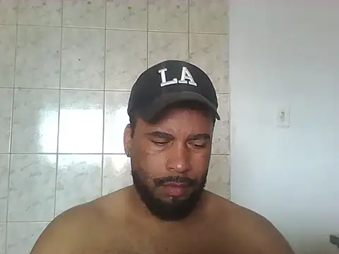 Snapshot of OliveiraSeven chatting on May 8, 3:16 pm OliveiraSeven online show from May 8, 3:16 pm