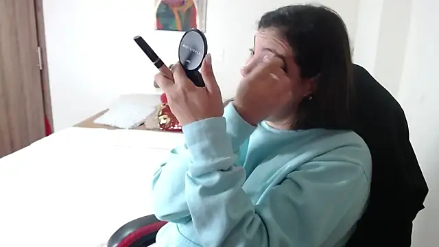 Secret Bella online show from October 9, 11:00 am