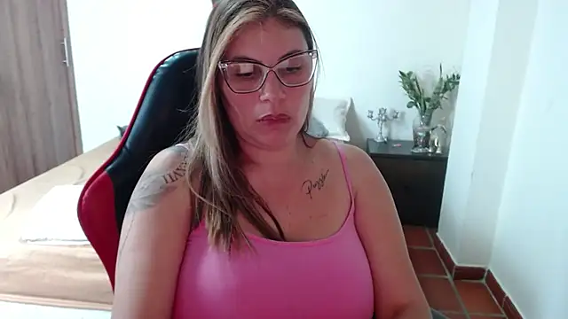 Secret Bella online show from November 1, 8:14 pm