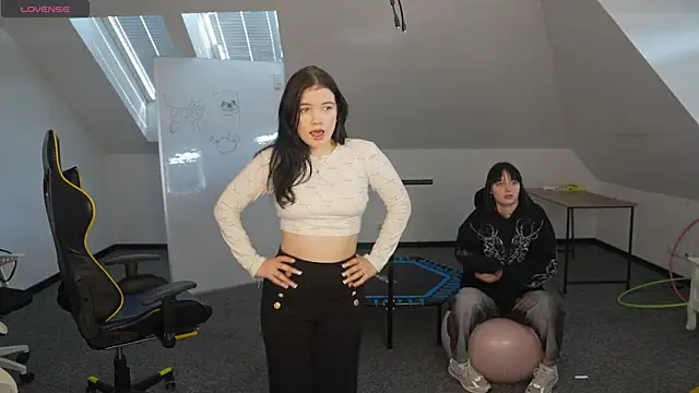 VivianSweet  online show from April 1, 10:38 am