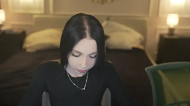 VivianSweet  online show from April 18, 10:39 am