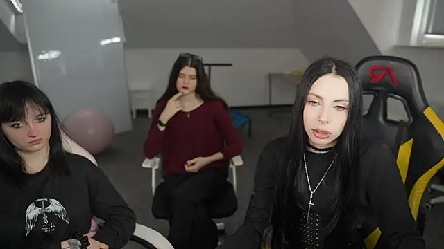 VivianSweet  online show from March 25, 11:20 am