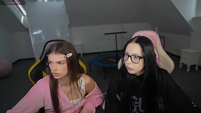 VivianSweet  online show from March 7, 11:27 am