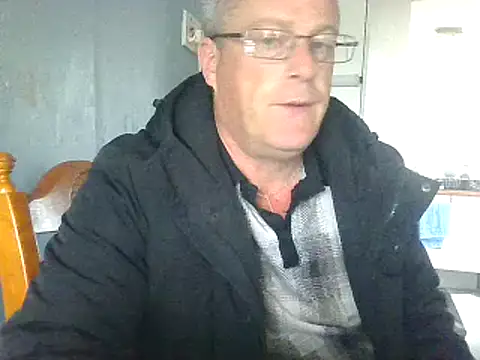 Snapshot of hefin18 chatting on February 11, 11:53 am hefin18 online show from February 11, 11:53 am