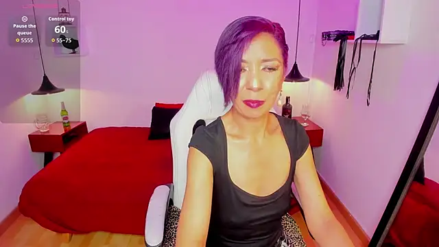 Snapshot of Trinityy__ chatting on July 15, 7:10 pm Trinityy online show from July 15, 7:10 pm