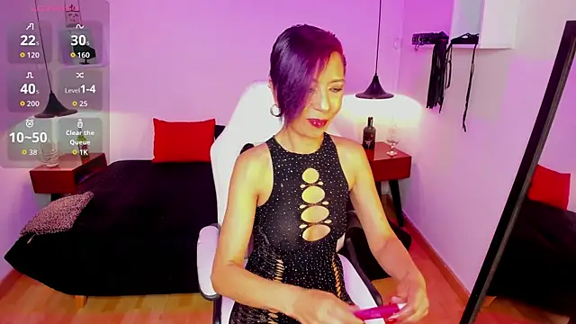 Snapshot of Trinityy__ chatting on July 8, 7:58 pm Trinityy online show from July 8, 7:58 pm