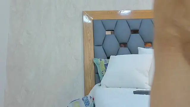 crystal sm online show from February 9, 3:04 am