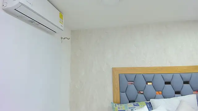 crystal sm online show from February 12, 3:06 am