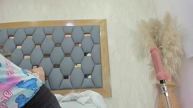 Snapshot of crystal_sm chatting on November 30, 3:07 am crystal sm online show from November 30, 3:07 am