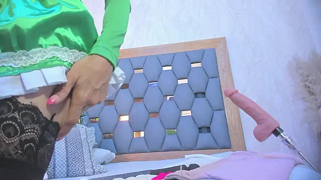 crystal sm online show from March 17, 3:09 am