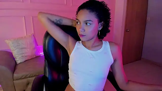 aitana kahlo online show from January 13, 7:29 pm