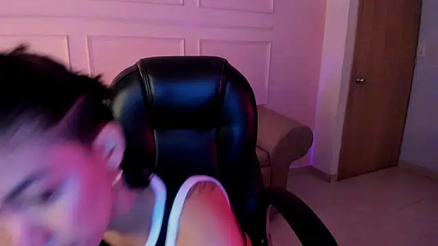 aitana kahlo online show from January 12, 7:53 pm