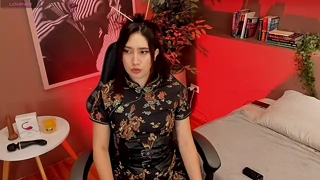 Skyyle  online show from March 8, 5:05 pm