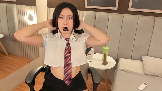 Skyyle  online show from April 16, 1:12 pm